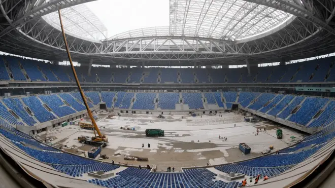 Стадион на Крестовском острове строят уже почти десять лет