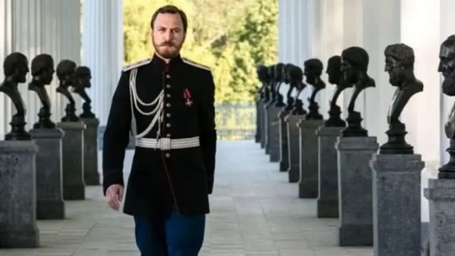 Николая II в фильме Алексея Учителя играет немецкий актер Ларс Айдингер