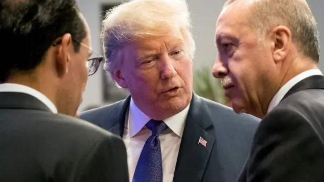 الرئيس الأمريكي يهدد تركيا بمزيد من العقوبات