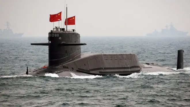 Un submarino de China asiste a una revisión internacional de flota en abril de 2009, para celebrar el aniversario 60 de la fundación del Ejército Popular de Liberación, en Qingdao, en la provincia de Shandong.