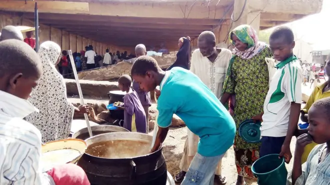 Dis na how dem dey prepare food for most IDP camps