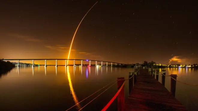 Ракета Falcon 9 успішно вивела Crew Dragon на орбіту