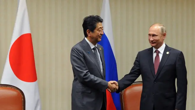 До Путина и Абэ вопрос подписания мирного договора между Россией и Японией обсуждали все их предшественники - безрезультатно