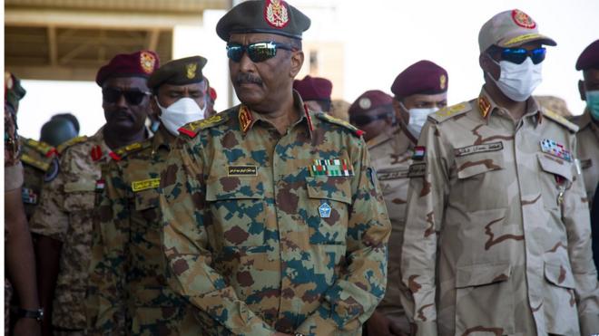 المكون العسكري في مجلس السيادة الحاكم في السودان يواجه اتهامات من قبل المدنيين بالسعي للانفراد بالسلطة