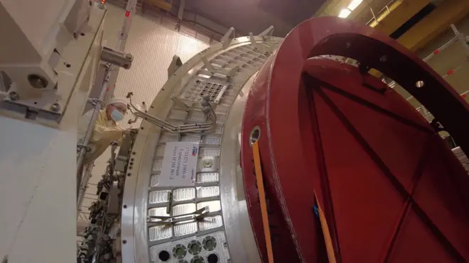 Rusya Uzay Dairesi'nin başkanı, istasyonun ilk modülü olduğunu söylediği bu görüntüleri paylaştı.