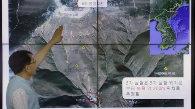 Seorang pejabat Korsel menerangkan lokasi uji coba nuklir Korut, Punggye-ri.