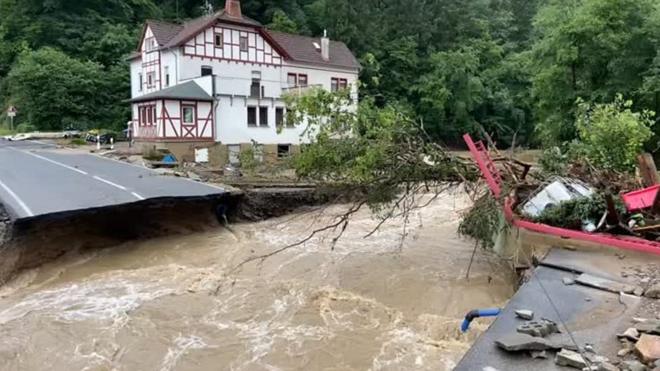 Сильнейшее наводнение в Западной Германии.