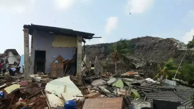 නායයාමෙන් විනාශ වූ කුණු කන්ද අසල පිහිටි නිවාස