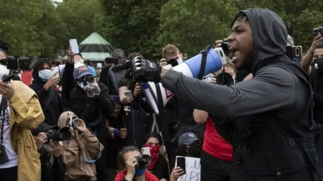L'acteur, John Boyega lors d'une manifestation de Black Lives Matter.