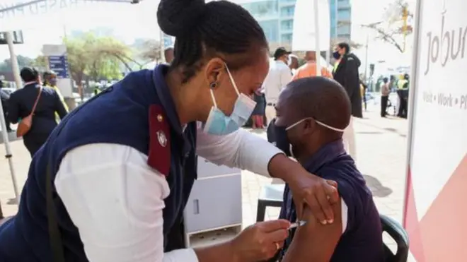 Di number of men wey dey gree take di covid19 vaccine dey small for South Africa Eastern Cape province