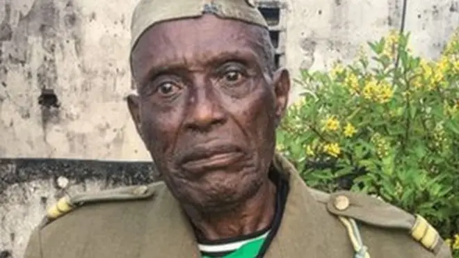 Albert Kunyuku Ngoma, 100 ans, ancien caporal et dernier survivant de la "Force Publique", l'armée coloniale belge qui a combattu jusqu'en Asie pendant la Seconde Guerre mondiale