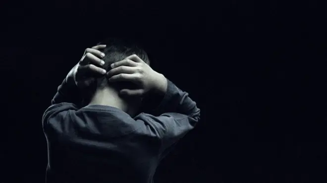 يعتبر القلق والاكتئاب واضطرابات الأكل من المشكلات الشائعة أثناء فترة المراهقة