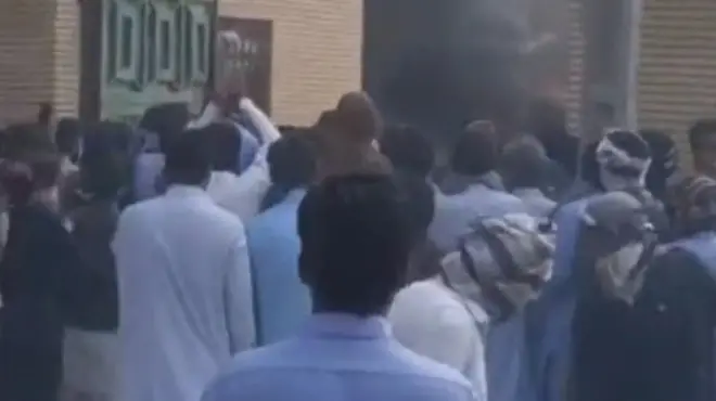 تظاهرات خاش در برابر فرمانداری