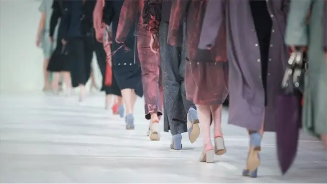 Pemegang merek fesyen dunia terdesak atas tuntutan harga masuk akal untuk setiap produk yang mereka jual.