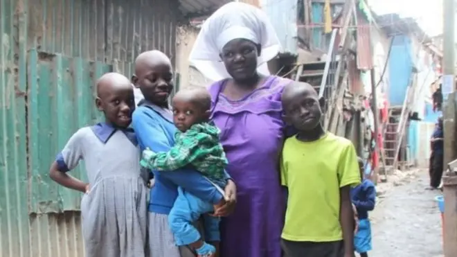 เซเลสทีน ต้องลดค่าใช้จ่ายในการซื้ออาหารเพื่อมาซื้อน้ำให้ลูก ๆ