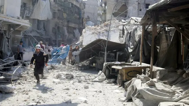 Москва утверждает, что в ходе операции сирийских войск в Алеппо освобождены более 80 тысяч мирных жителей, которые "служили живым щитом для террористов всех мастей"