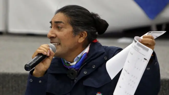 El candidato del movimiento indígena Yaku Pérez aceptó un recuento parcial de votos, pese a que él deseaba que fuera total.