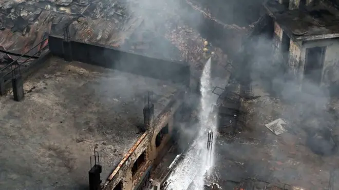 Gọvanọ Abịa steeti bụ Okezie Ikpeazu abaala mba maka mwakpo awakporo ụfọdụ mmadụ n'Abia steeti.