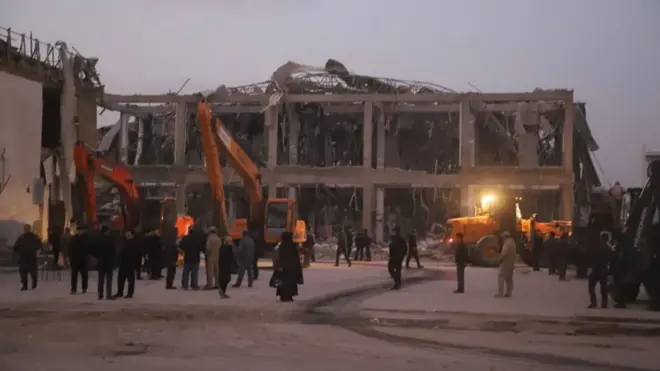 Деновдаги портлаган дўкон биноси