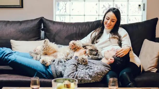 Чи стають люди щасливішими, одружившись?