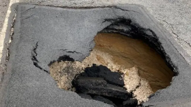 陥没孔/Sinkhole LEA UEL academic explains sinkhole phenomenon | University of