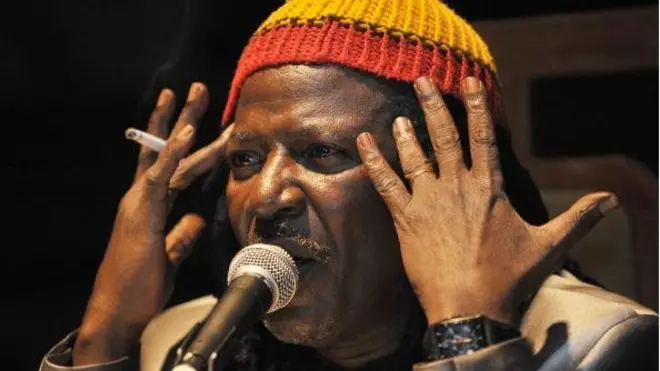 Selon le chanteur, la Côte d'Ivoire vit un "traumatisme" depuis la crise post-électorale de 2010-2011.