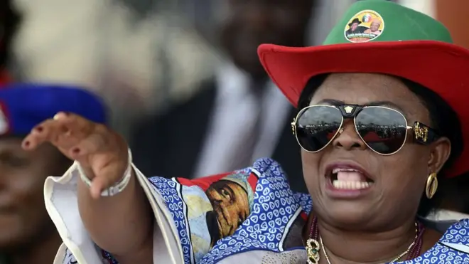 Even militant group Niger Delta Avengers don warn di Nigeria government say dem go blow up oil pipeline if EFCC no leave Mrs Jonathan alone.