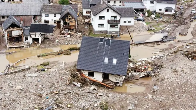 Destrozos en Shuld, Alemania