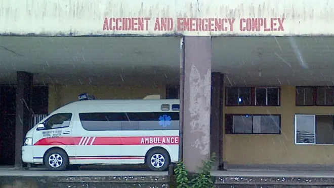 Ambulance dey wait for hospital emergency ward