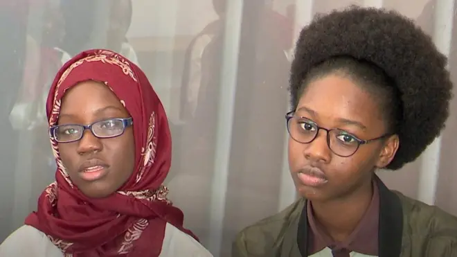 Il existe des rencontre où des femmes scientifiques africaines partagent leur expérience avec la relève