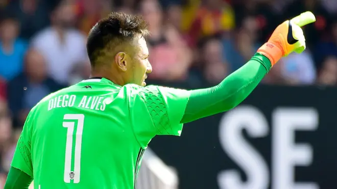 Diego Alves celebra su récord