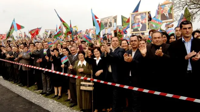 Arxiv: İlham Əliyevin 2006-cı ildə Şəki-Zaqatala rayonuna səfərindən