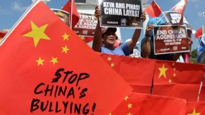 Protes di Mania tahun 2019 menentang "agresi" China di Laut China Selatan.