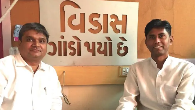 સંદીપ પંડ્યા (ડાબે) અને હીરેન બેંકર