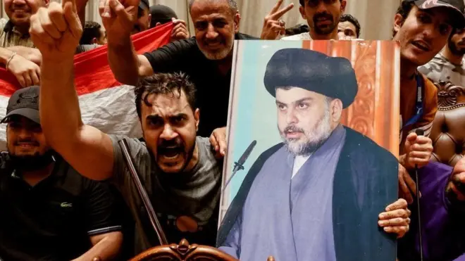 اعتذر الصدر للشعب العراقي عن العنف وأمر أنصاره بوقف احتجاجاتهم
