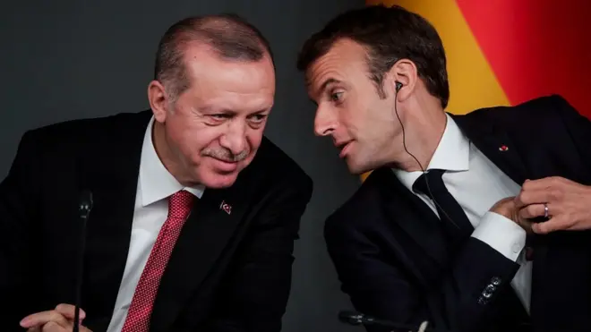 तुर्की के राष्ट्रपति रेचेप तैय्यप अर्दोआन और फ्रांस के राष्ट्रपति इमैनुएल मैक्रों