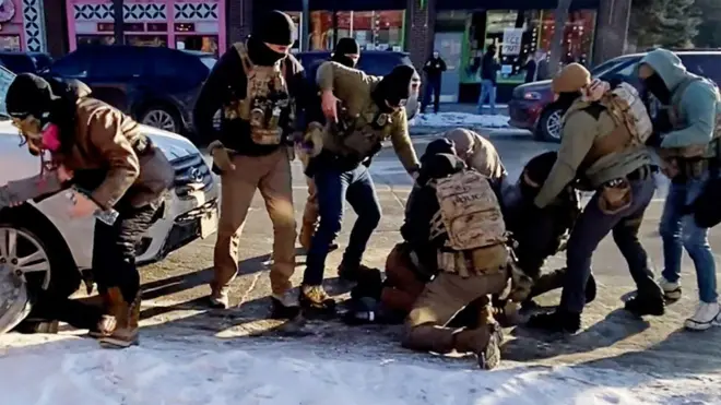 ice agenti i aleks preti u mineaopolisu, akcija ICE agenata u mineapolisu