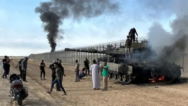 Warbixintu waxa ay sheegtay in bilihii dagaalka ka hor, hoggaanka sirdoonka milatarigu uu bilaabay in uu sameeyo qiimayn cusub, taas oo soo jeedinaysa in qorshaha Xamaas aanu ahayn aragti uun