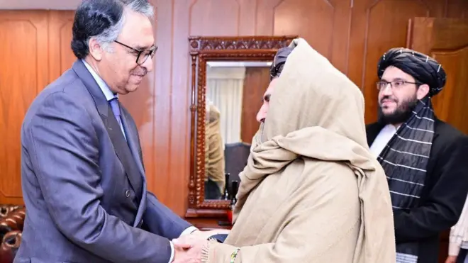 جلیل عباس جیلانی، ملا اخوند