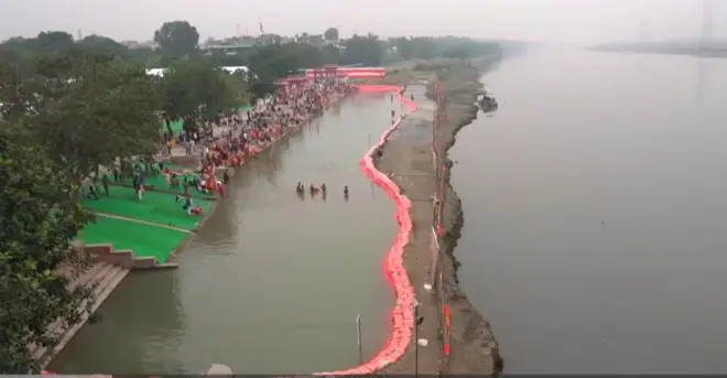 यमुना नदी पर तैयार वासुदेव घाट