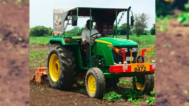 शेतकरी कल्याण सवने यांनी सोयाबीन पिकावर रोटावेटर फिरवला.