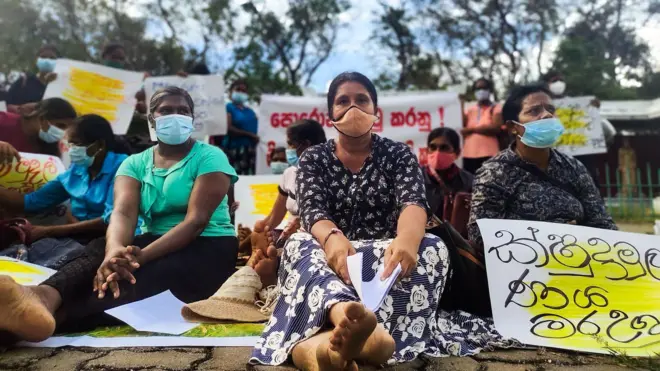 විරෝධතාවයක නියැලෙන ක්ෂුද්ර මූල්ය ණය වින්දිතයින්