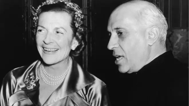 మన నేతలు రసికులే