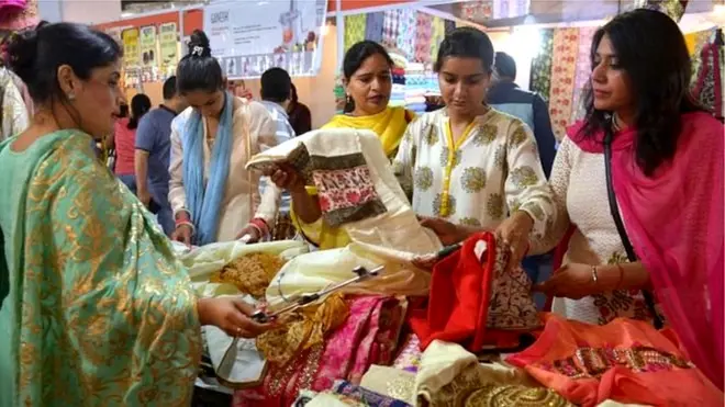 جی ایس ٹی کے اطلاق کے بعد پورے ملک میں ساز و سامان اور سروسز پر صرف ایک مرتبہ ٹیکس نافذ کیا جائے گا اور اس کی شرح پورے ملک میں یکساں ہوگی