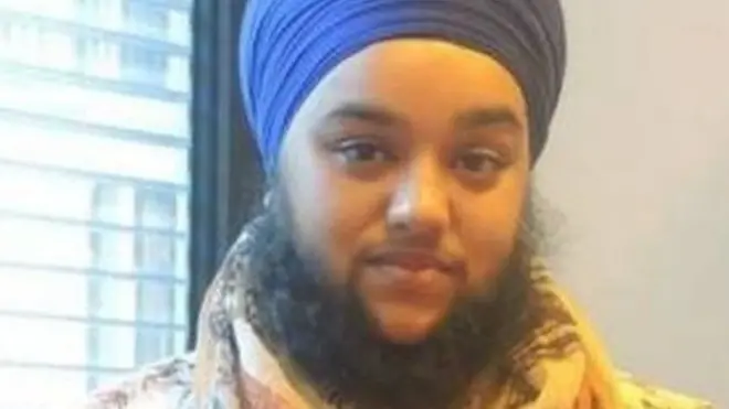 ہرنام کو سکول میں مذاق کا نشانہ بنایا جاتا تھا