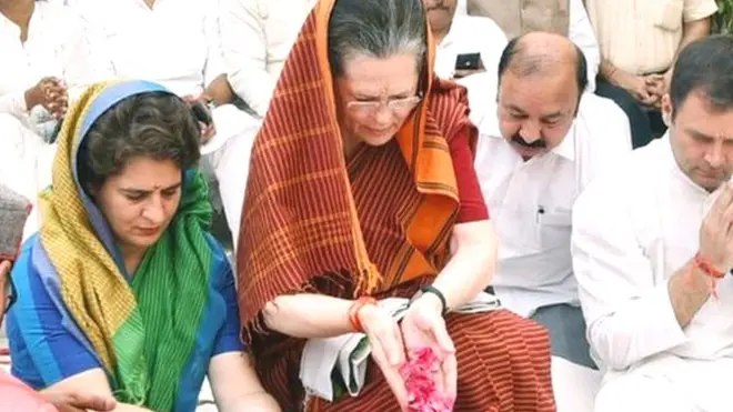 प्रियंका गांधी, सोनिया गांधी, कांग्रेस