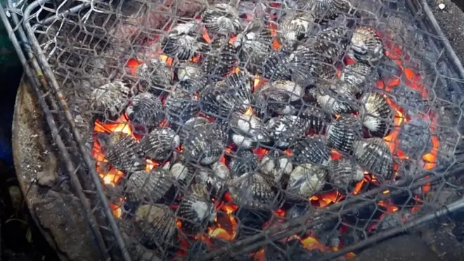 Đồ ăn đường phố Hà Nội