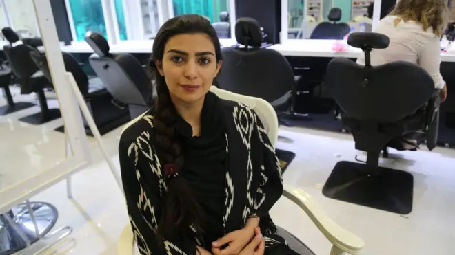 سینګره ۹۹ سلنه پیریدونکې یې نجونې دي