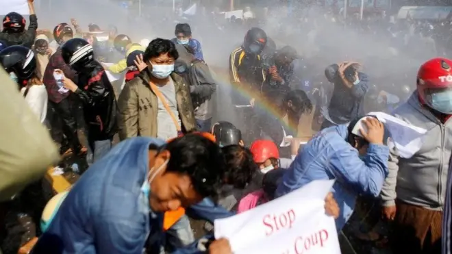 مظاہرین پر گولیاں چلائے جانے کی اطلاعت کی تصدیق نہیں ہو سکی ہے