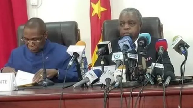 Health Minister in blue dress wit oda ministers for presser